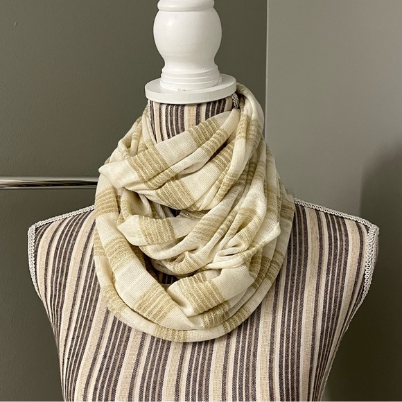 Chicos Womens White Gold Metallic Infinity Scarf Cotton Blend One Size - Picture 5 of 12